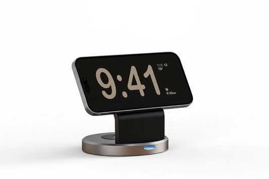 3-in-1 kabellose Ladestation mit magnetischem Schnellladen für Smartphone, Smartwatch und Kopfhörer. Platzsparendes Design, Qi-Fast-Charging und intelligente Schutzfunktionen – ideal für Schreibtisch, Nachttisch oder Home Office.