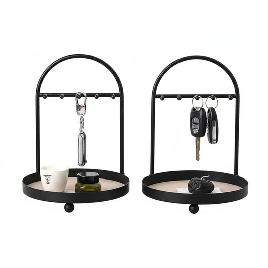 Moderner Schlüsselhalter aus Metall für eine ordentliche Aufbewahrung von Schlüsseln, Schmuck, Karten und kleinen Accessoires. Das mehrschichtige Design mit praktischen Haken bietet viel Stauraum und kann flexibel an der Wand oder auf dem Tisch genutzt werden. Platzsparend, robust und ideal für Flur, Homeoffice, Büro oder Schlafzimmer.