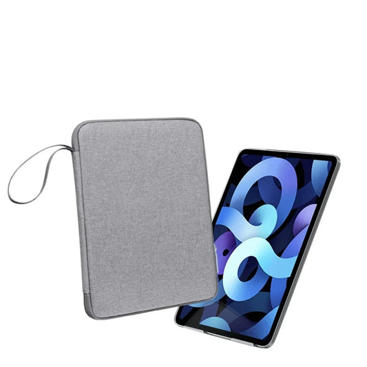 Leichte Tablet-Handtasche aus robustem Nylon für Tablets von 9–11 Zoll. Mit gepolstertem Schutz, praktischer Innenaufteilung und wasserabweisendem Design – ideal für Alltag, Reisen und Business.