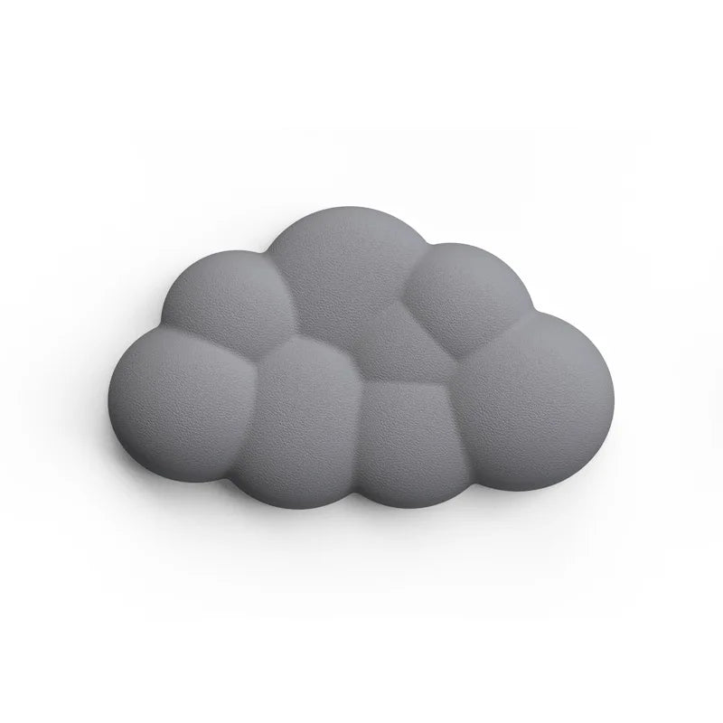 Ergonomisches Mauspad mit Handgelenkauflage – mehr Komfort im Home Office
Dieses hochwertige Mauspad mit integrierter Handgelenkauflage aus Memory Foam passt sich optimal an und entlastet dein Handgelenk bei langen Arbeitszeiten. Die rutschfeste Unterseite sorgt für Stabilität, während die wasserabweisende Oberfläche leicht zu reinigen ist. Perfekt für produktives Arbeiten im Home Office, Büro oder beim Gaming.