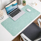 Große Schreibtischunterlage aus Leder – perfektes Setup für dein Home Office
Diese elegante Schreibtischunterlage aus Kunstleder kombiniert Schutz, Komfort und modernes Design. Die glatte Oberfläche ermöglicht präzise Mausbewegungen und ein angenehmes Schreibgefühl, während sie deinen Schreibtisch vor Abnutzung schützt. Perfekt für ein stilvolles und produktives Home Office.