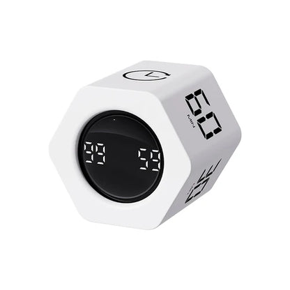 Smarter Cube Timer – mehr Fokus und Struktur im Home Office
Mit diesem praktischen Cube Timer organisierst du deine Arbeitszeit ganz einfach. Durch Drehen startest du sofort voreingestellte Zeiten wie 5, 10 oder 25 Minuten – perfekt für produktives Arbeiten und effektives Zeitmanagement. Ideal für Home Office, Lernen und konzentrierte Work Sessions.