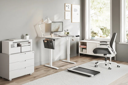 Höhenverstellbarer Schreibtisch elektrisch – mehr Komfort und Produktivität im Home Office
Dieser ergonomische Schreibtisch mit elektrischer Höhenverstellung sorgt für flexibles Arbeiten im Sitzen und Stehen. Dank stabiler Bauweise, leisem Motor und Speicherfunktionen passt er sich perfekt deinem Arbeitsalltag an. Ideal für ein modernes, gesundes und produktives Home Office.