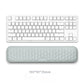 Ergonomisches 2-in-1 Handgelenkauflagen Set – komfortabel arbeiten im Home Office
Dieses hochwertige Set für Tastatur und Maus aus Memory Foam passt sich perfekt an deine Handgelenke an und sorgt für mehr Komfort bei langen Arbeitszeiten. Das ergonomische Design unterstützt eine gesunde Haltung, während die rutschfeste Unterseite Stabilität garantiert. Perfekt für produktives Arbeiten im Home Office, Büro oder beim Gaming.