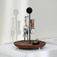 Stilvolles Aufbewahrungstablett aus Holz für eine ordentliche Organisation von Schmuck, Schlüsseln, Uhren und kleinen Alltagsgegenständen. Das natürliche Design sorgt für Ordnung und fügt sich elegant in Schreibtisch, Nachttisch oder Badezimmer ein. Praktisch, dekorativ und vielseitig einsetzbar für Zuhause oder Büro.