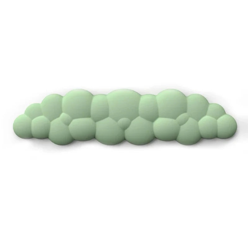 Ergonomisches Mauspad mit Handgelenkauflage – mehr Komfort im Home Office
Dieses hochwertige Mauspad mit integrierter Handgelenkauflage aus Memory Foam passt sich optimal an und entlastet dein Handgelenk bei langen Arbeitszeiten. Die rutschfeste Unterseite sorgt für Stabilität, während die wasserabweisende Oberfläche leicht zu reinigen ist. Perfekt für produktives Arbeiten im Home Office, Büro oder beim Gaming.