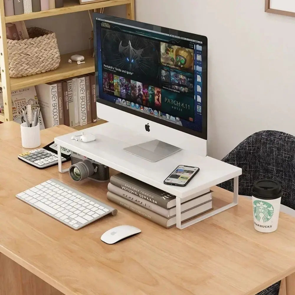 Ergonomische Monitorbasis mit Stauraum für Büro und Homeoffice. Hebt den Bildschirm auf Augenhöhe, schafft Platz für Tastatur und Zubehör, stabil und platzsparend. Einfach zu montieren und sofort einsatzbereit.