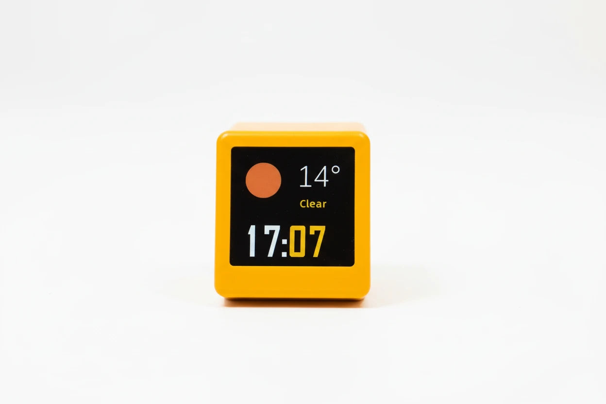 Smart-Wetterstation & Tischuhr mit WLAN – zeigt Wetter, Uhrzeit und animierte GIFs. Kompakt, stylisch und ideal für Home, Büro oder Schlafzimmer.