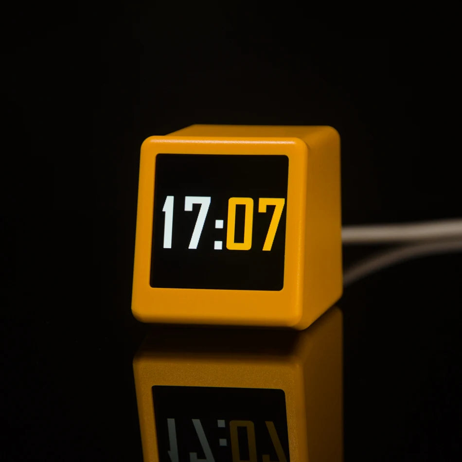 Smart-Wetterstation & Tischuhr mit WLAN – zeigt Wetter, Uhrzeit und animierte GIFs. Kompakt, stylisch und ideal für Home, Büro oder Schlafzimmer.