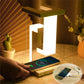 Schwebende Tischlampe mit Wireless Charger – Design trifft Funktion im Home Office
Diese außergewöhnliche LED Lampe mit schwebendem Design ist ein echter Hingucker und bietet gleichzeitig kabelloses Laden, USB-Anschluss und dimmbares Licht. Ideal für alle, die modernes Design und smarte Funktionen in ihrem Home Office oder Schlafzimmer kombinieren möchten.