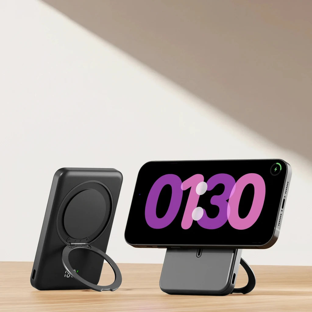 Kompakte magnetische Powerbank mit kabellosem MagSafe-Laden und PD 20W Fast Charging für schnelles und flexibles Aufladen unterwegs. Die starke Magnetverbindung sorgt für sicheren Halt am iPhone, während die integrierte Standfunktion komfortables Nutzen beim Laden ermöglicht. Mit 5000mAh oder 10000mAh Kapazität bietet sie zuverlässige Energie für den ganzen Tag. Das ultradünne, leichte Design macht sie ideal für Reisen, Arbeit und Alltag und ist kompatibel mit MagSafe iPhones sowie weiteren Geräten.