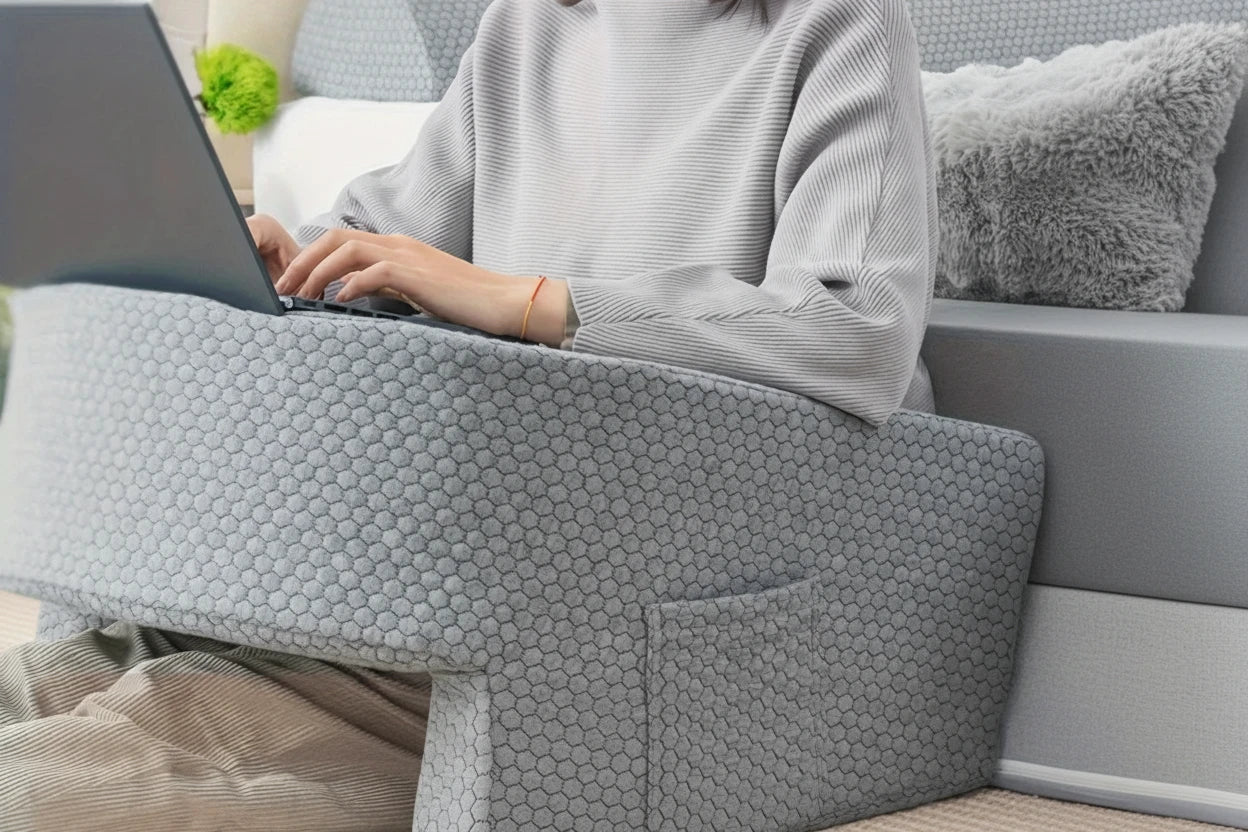 Ergonomisches Reading Pillow für Bett & Sofa – Komfortables Rückenstützkissen mit Memory Foam und extra großen Armlehnen für Lesen, Homeoffice oder Gaming. Unterstützt Rücken, Nacken und Arme optimal und sorgt für entspanntes Sitzen über längere Zeit.