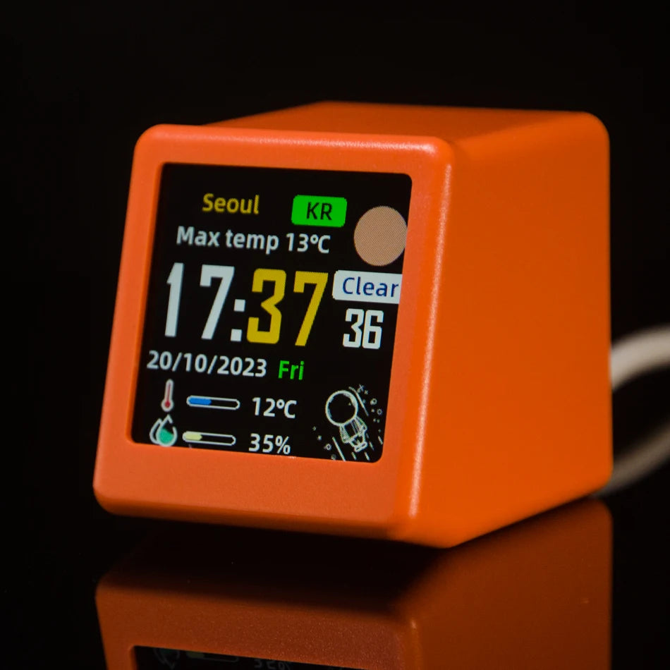 Smart-Wetterstation & Tischuhr mit WLAN – zeigt Wetter, Uhrzeit und animierte GIFs. Kompakt, stylisch und ideal für Home, Büro oder Schlafzimmer.