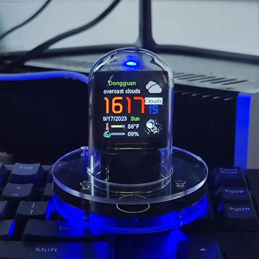 Moderne Smart-Uhr im Nixie-Tube-Stil mit futuristischem Cyberpunk-Design. Zeigt Uhrzeit, Datum und Wetter automatisch per WLAN, mit animierten Effekten, Nachtmodus und individueller Anpassung – ein stylischer Hingucker für Home Office und Schreibtisch